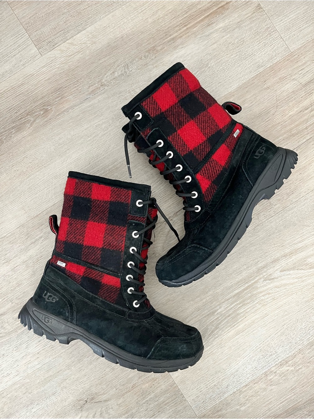 UGG Australia Butte Redwood Black Suede Winter Boots Size 9 Woman’s